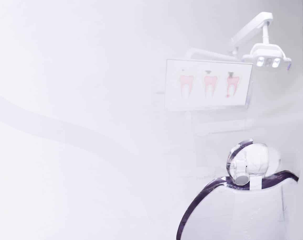 ¿Tienes dolor de muelas, sensibilidad o inflamación en tus dientes? Contáctanos